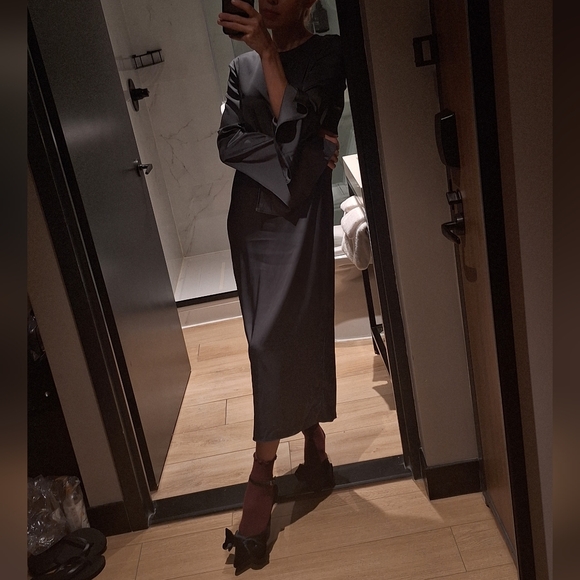 NWT SATIN Effect DARK CHARCOAL GRAY Long Sleeve Midi Dress - Picture 2 of 12